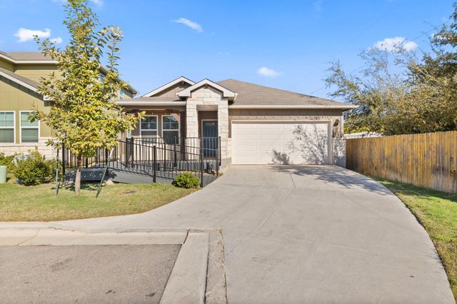 700 Autumn Stem PL, Manchaca, TX 78748