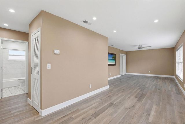 1250 S PINELLAS AVENUE 214, Tarpon Springs, FL 34689