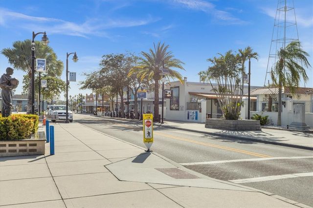 1250 S PINELLAS AVENUE 214, Tarpon Springs, FL 34689