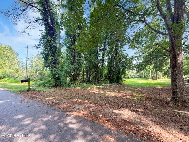 207 Dogwood Trail, Elizabeth City, NC 27909