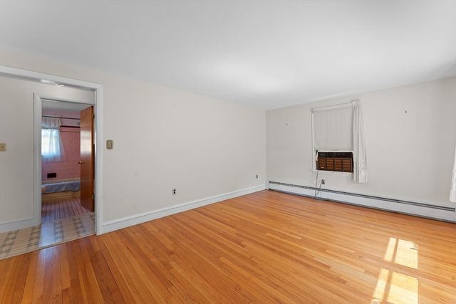 48 Westbrook Dr, Seekonk, MA 02771