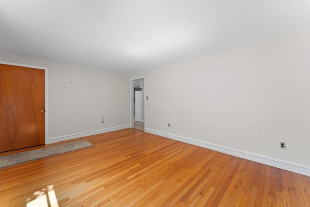 48 Westbrook Dr, Seekonk, MA 02771
