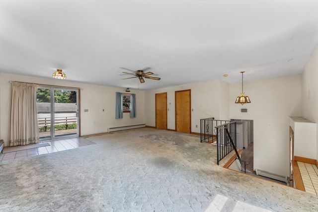 48 Westbrook Dr, Seekonk, MA 02771