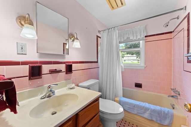 48 Westbrook Dr, Seekonk, MA 02771