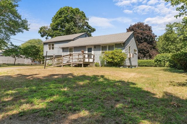 48 Westbrook Dr, Seekonk, MA 02771