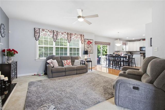 3 Volunteer TRL, Poquoson, VA 23662
