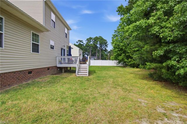 3 Volunteer TRL, Poquoson, VA 23662