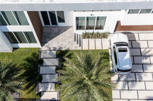 10181 NW 27th St, Doral, FL 33172