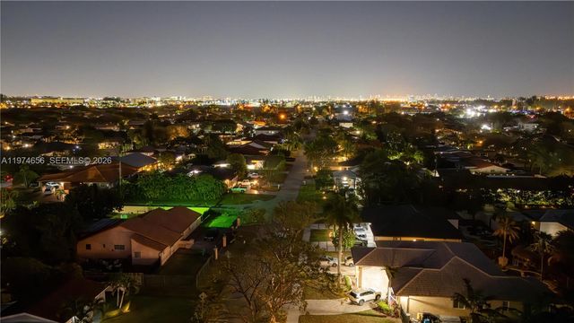 10181 NW 27th St, Doral, FL 33172