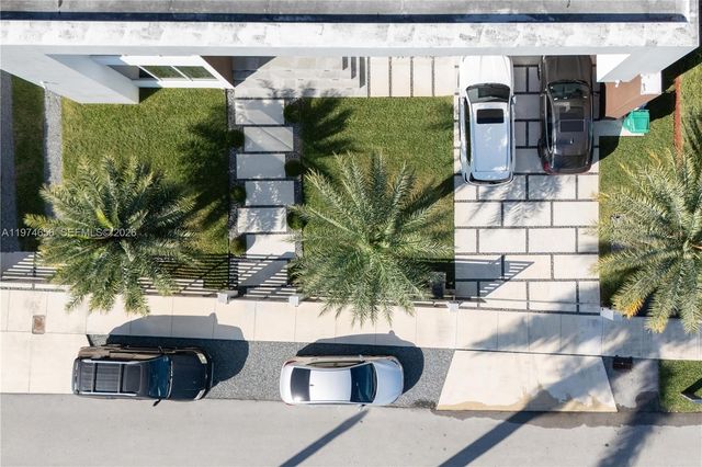 10181 NW 27th St, Doral, FL 33172