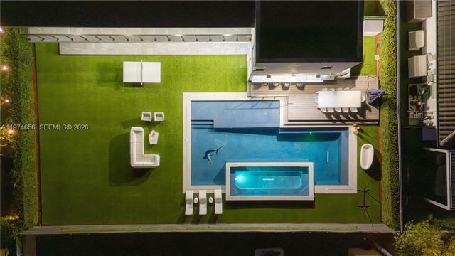 10181 NW 27th St, Doral, FL 33172