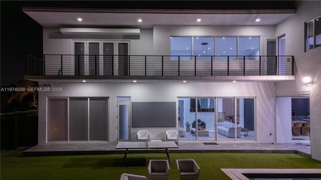 10181 NW 27th St, Doral, FL 33172