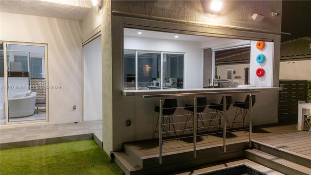 10181 NW 27th St, Doral, FL 33172