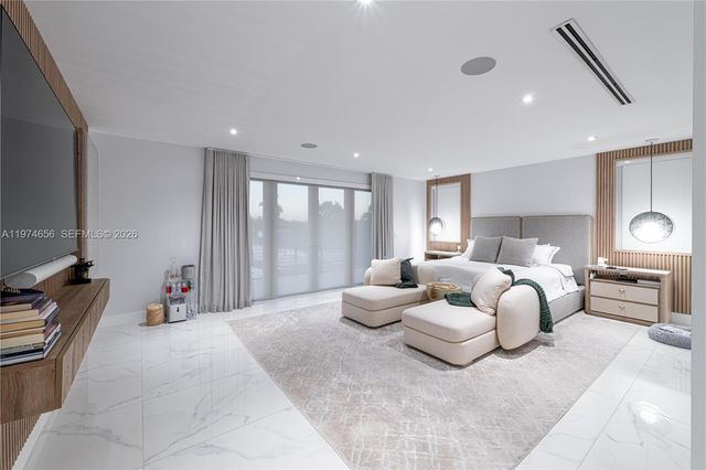 10181 NW 27th St, Doral, FL 33172