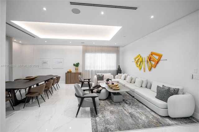 10181 NW 27th St, Doral, FL 33172