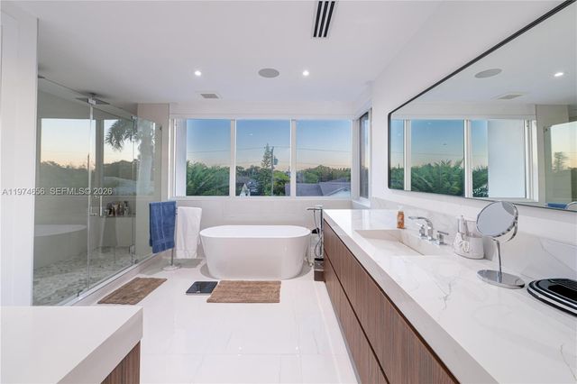 10181 NW 27th St, Doral, FL 33172