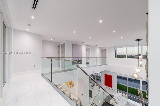 10181 NW 27th St, Doral, FL 33172