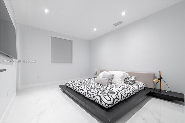 10181 NW 27th St, Doral, FL 33172