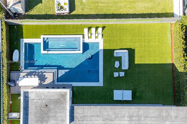 10181 NW 27th St, Doral, FL 33172