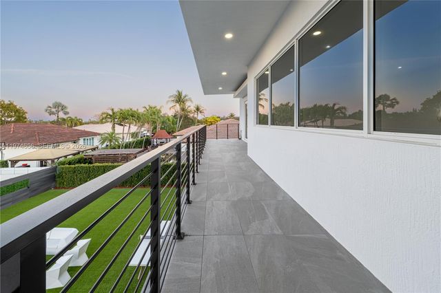 10181 NW 27th St, Doral, FL 33172