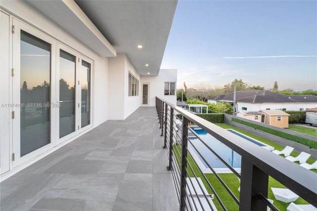 10181 NW 27th St, Doral, FL 33172