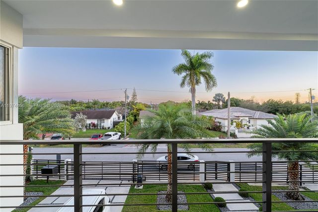 10181 NW 27th St, Doral, FL 33172