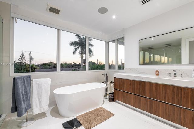 10181 NW 27th St, Doral, FL 33172