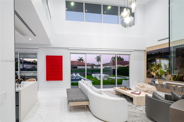 10181 NW 27th St, Doral, FL 33172