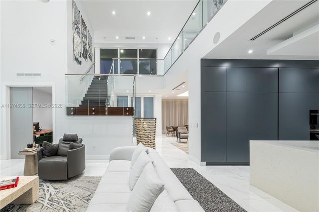 10181 NW 27th St, Doral, FL 33172