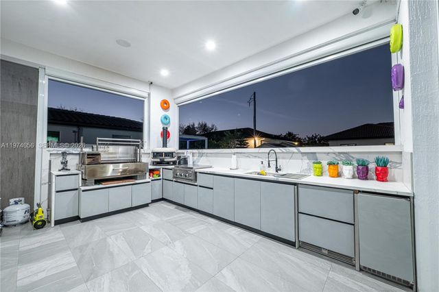 10181 NW 27th St, Doral, FL 33172