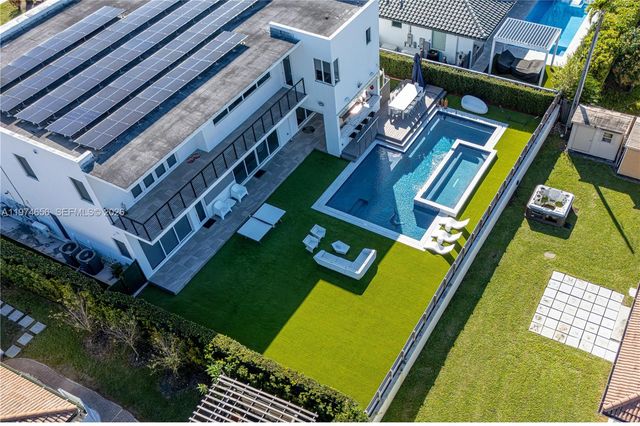 10181 NW 27th St, Doral, FL 33172