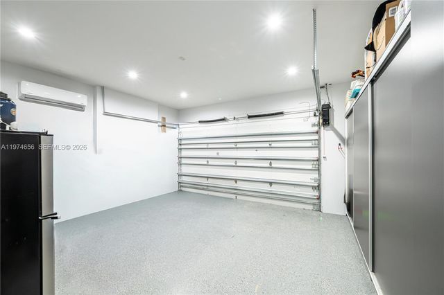 10181 NW 27th St, Doral, FL 33172