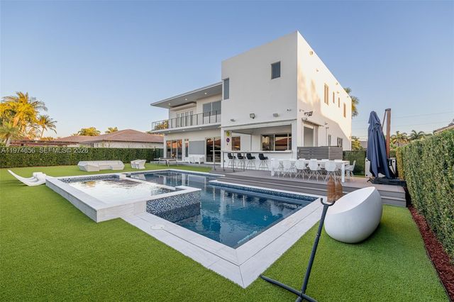 10181 NW 27th St, Doral, FL 33172