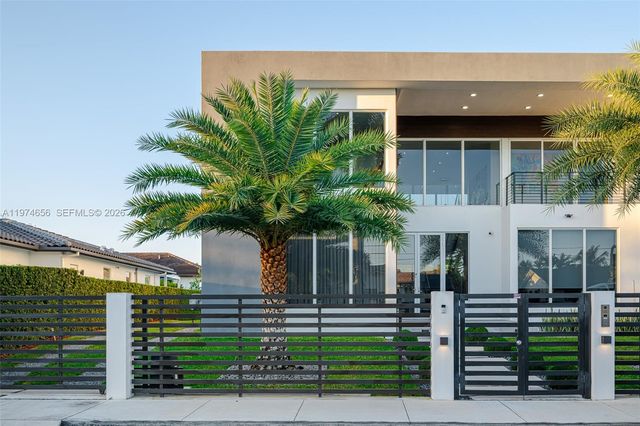 10181 NW 27th St, Doral, FL 33172