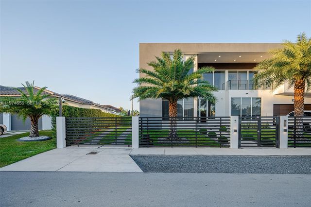 10181 NW 27th St, Doral, FL 33172