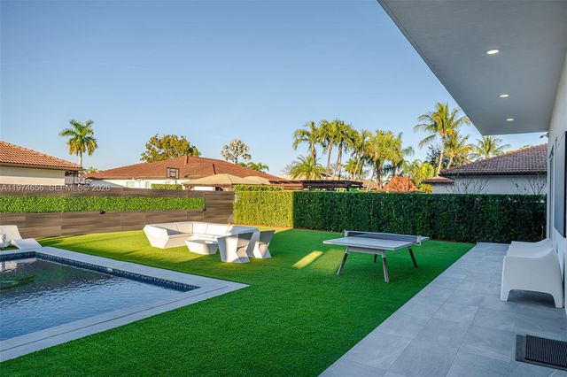 10181 NW 27th St, Doral, FL 33172