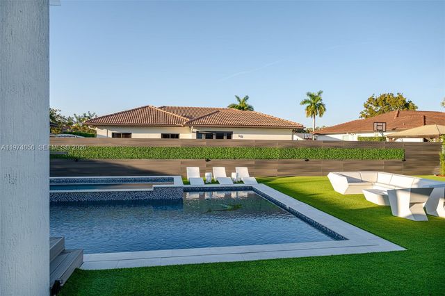 10181 NW 27th St, Doral, FL 33172