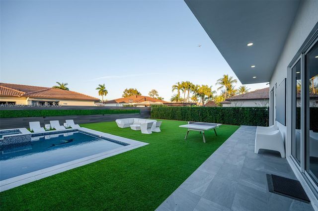 10181 NW 27th St, Doral, FL 33172