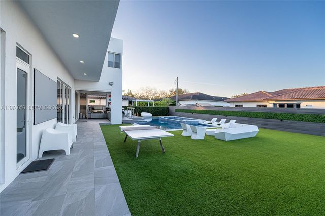 10181 NW 27th St, Doral, FL 33172