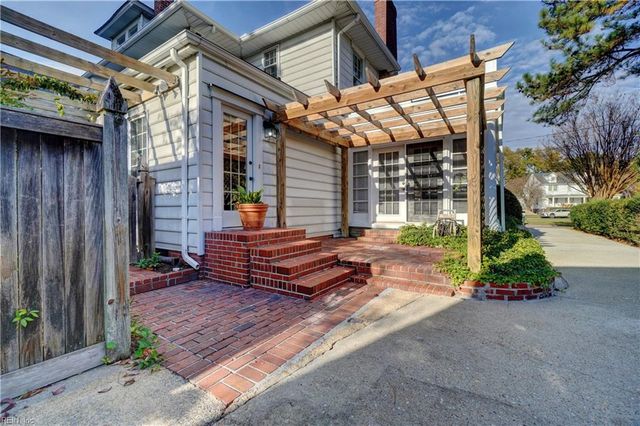 1017 Cambridge CRES, Norfolk, VA 23508