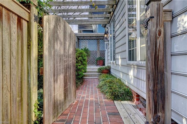 1017 Cambridge CRES, Norfolk, VA 23508