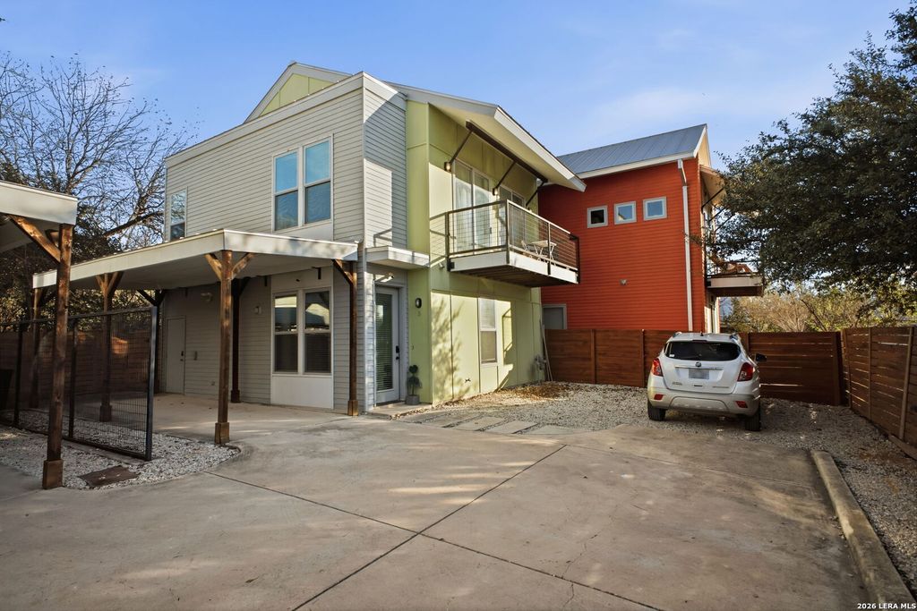 422 HAYS ST, San Antonio, TX 78202