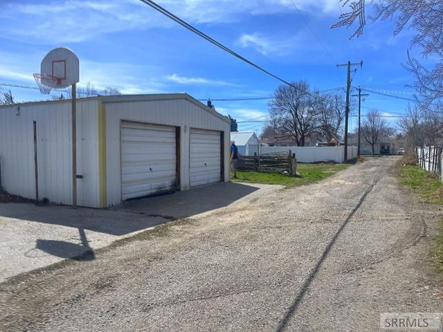 961 S Stout, Blackfoot, ID 83221