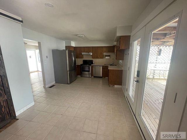 961 S Stout, Blackfoot, ID 83221