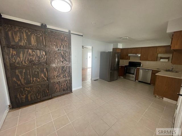 961 S Stout, Blackfoot, ID 83221