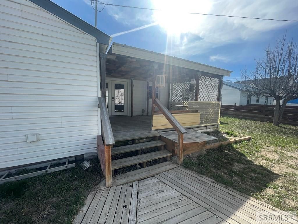 Image 14 of property listing at 961 S Stout, Blackfoot, ID 83221