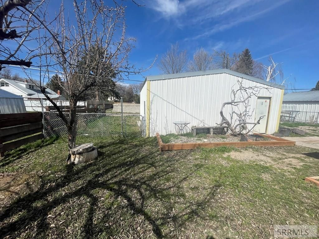 Image 15 of property listing at 961 S Stout, Blackfoot, ID 83221