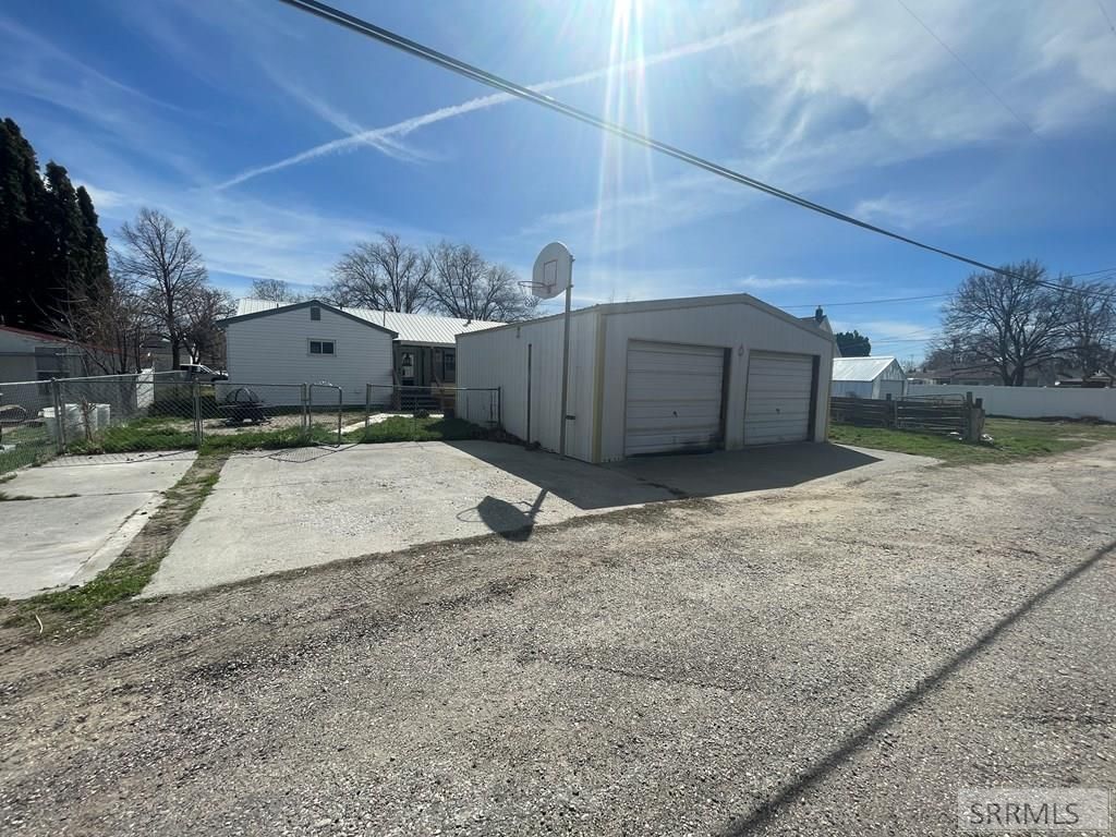 Image 19 of property listing at 961 S Stout, Blackfoot, ID 83221