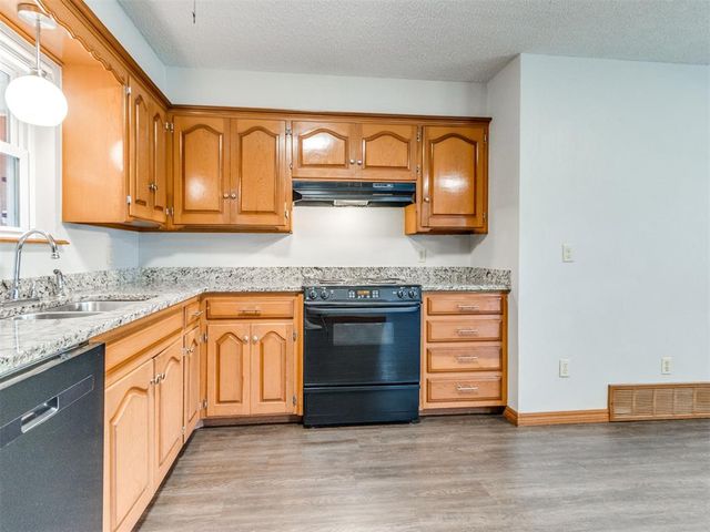 1639 Westbrooke Terrace, Norman, OK 73072
