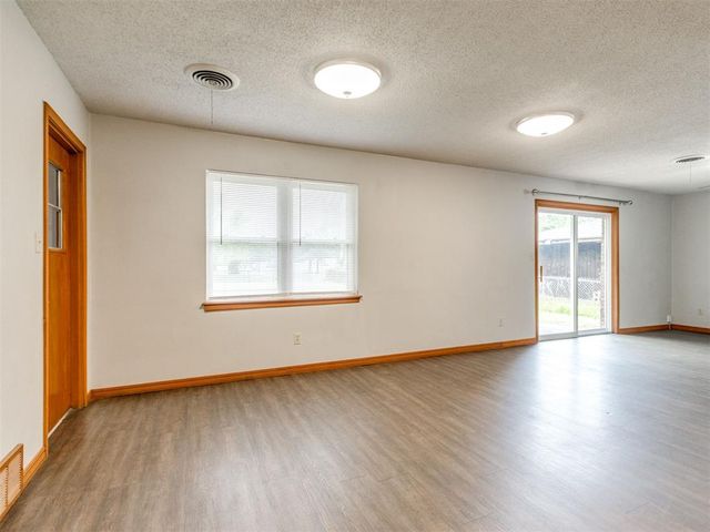 1639 Westbrooke Terrace, Norman, OK 73072